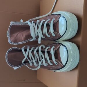 Converse Chuck Taylor 70 All-star, Mens 7, Women's 9, runs big. best fit 9.5